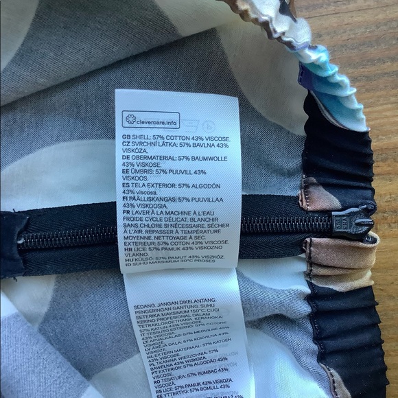 H&M Moschino Crop Top - Picture 5 of 5